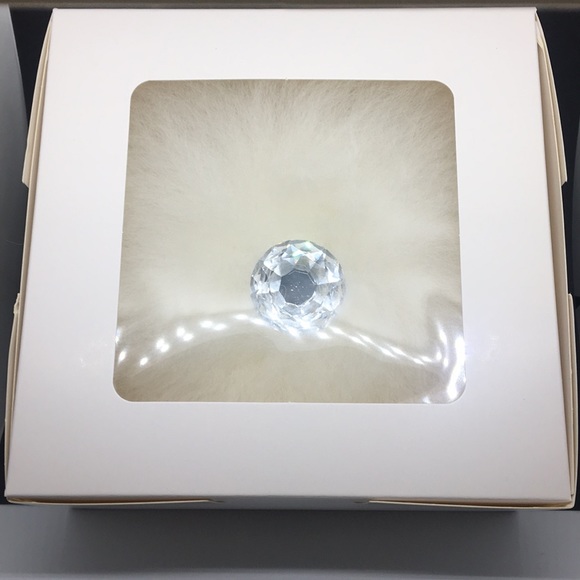 Merino powderpuff and talc free powder. - Picture 3 of 4